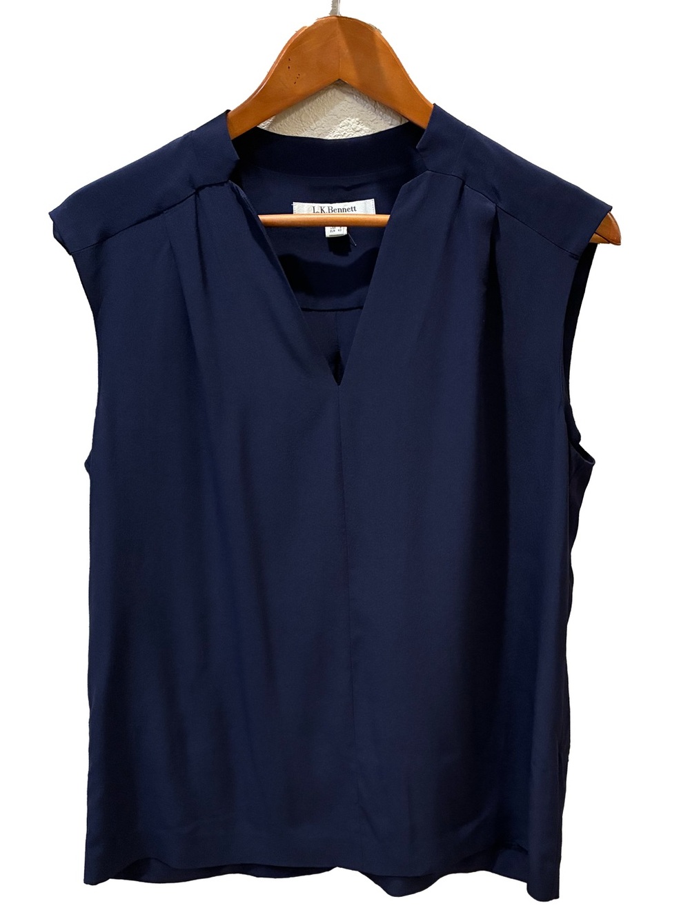 LK Bennett silk Athena blouse. Navy. Size 8. #quiet luxury #classic